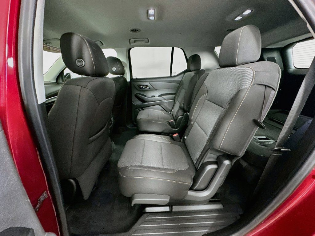 Used 2021 Chevrolet Traverse LT FWD image 32