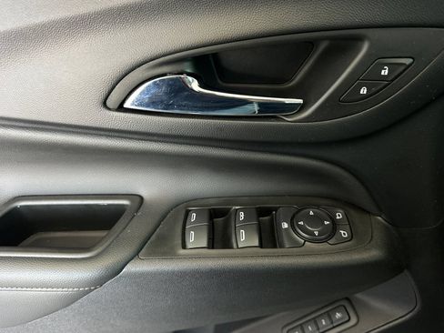Used 2021 Chevrolet Equinox Premier FWD image 11
