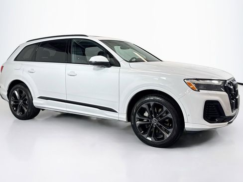 Used 2025 Audi Q7 3.0T Premium Plus w/ Premium Plus Package image 3