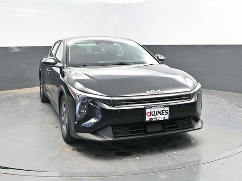 Used 2025 Kia K4 FWD image 3
