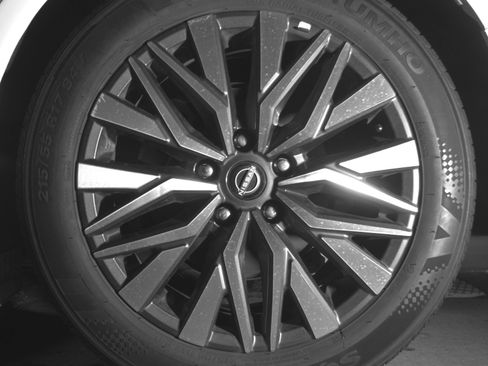 Used 2025 Nissan Altima 2.5 SV FWD image 14