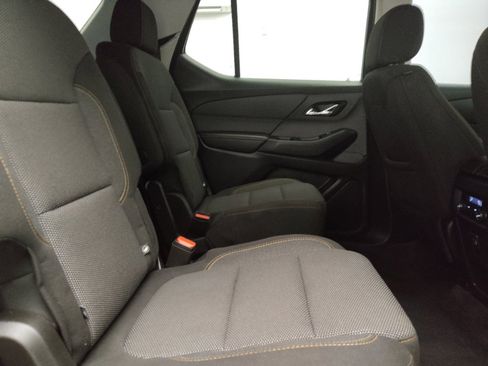 Used 2021 Chevrolet Traverse LT FWD image 19