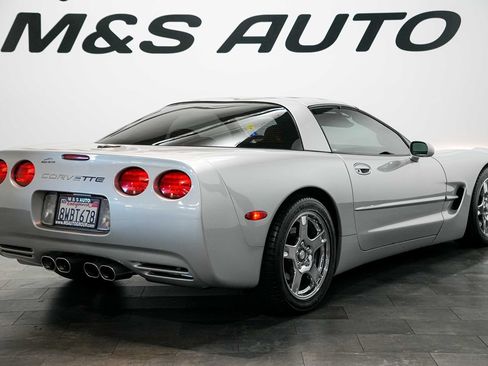 Used 1999 Chevrolet Corvette Coupe w/ Roof Pkg RWD image 4