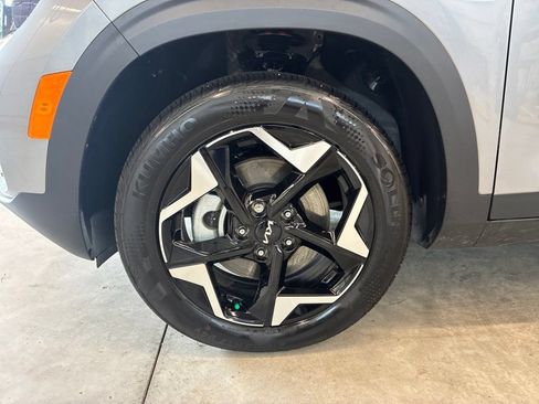 Certified 2026 Kia Seltos EX AWD/4WD image 12