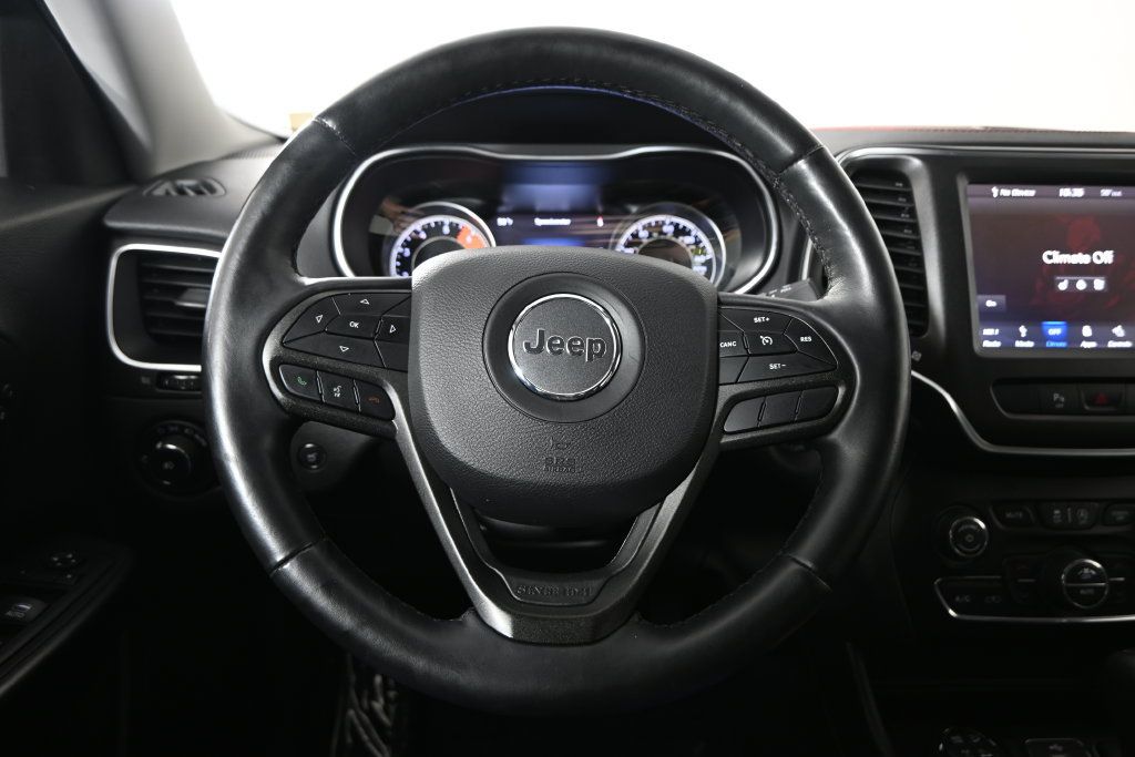 Used 2019 Jeep Cherokee Trailhawk AWD/4WD image 33