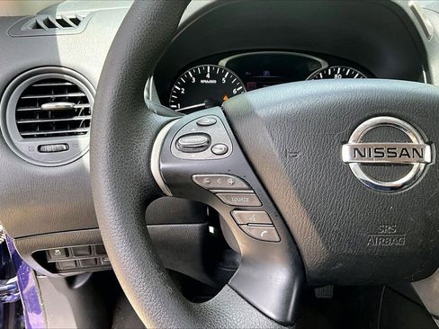 Used 2020 Nissan Pathfinder S FWD image 10