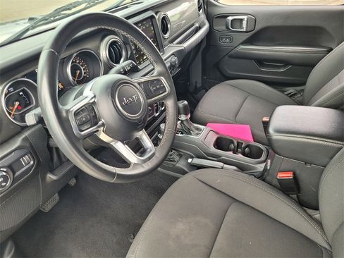 Used 2023 Jeep Gladiator Overland image 18