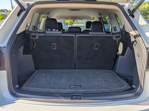 Used 2023 Volkswagen Atlas SE image 33