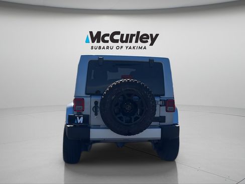 Used 2013 Jeep Wrangler Unlimited Sahara w/ Connectivity Group AWD/4WD image 5