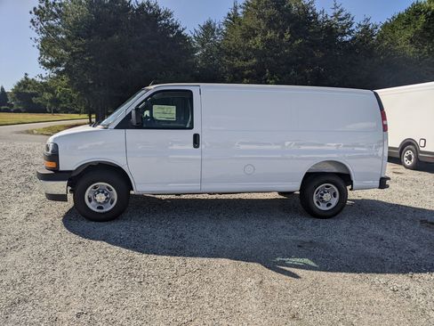 New 2025 Chevrolet Express 2500 w/ Driver Convenience Package RWD image 5