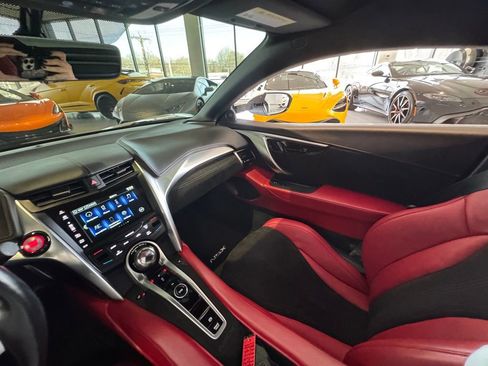 Used 2020 Acura NSX image 47