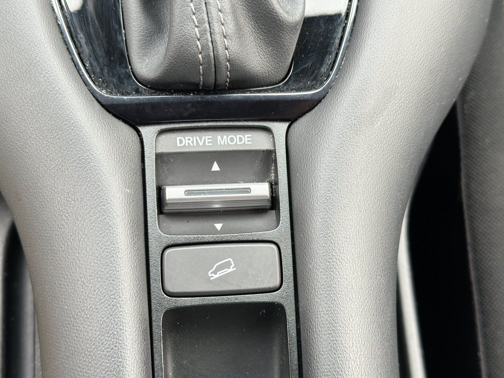 Used 2024 Honda HR-V LX image 27