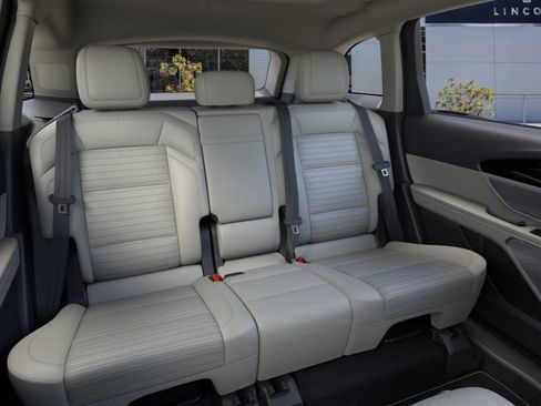 New 2026 Lincoln Nautilus Reserve image 10