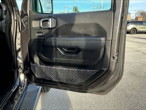 Used 2021 Jeep Wrangler Unlimited Sahara w/ Cold Weather Group AWD/4WD image 22