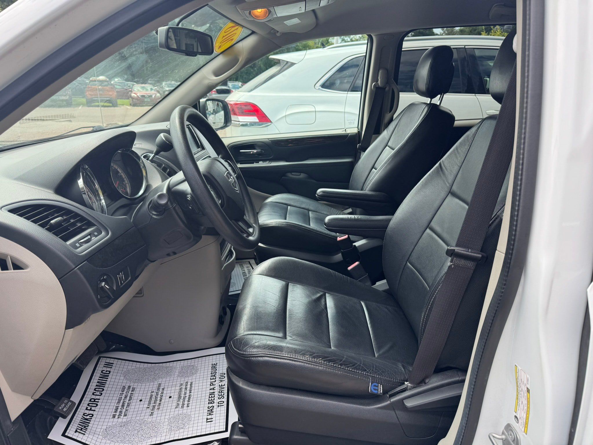 Used 2018 Dodge Grand Caravan SE w/ UConnect Hands-Free Group FWD image 9