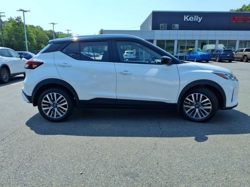 Certified 2023 Nissan Kicks SV w/ Interior Electronics Package FWD image 4