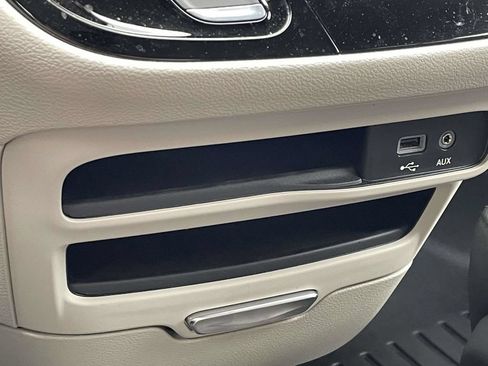 Certified 2018 Chrysler Pacifica Touring Plus FWD image 39