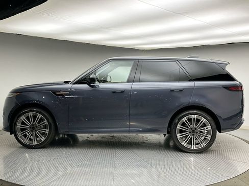 New 2026 Land Rover Range Rover Sport Dynamic SE AWD/4WD image 2