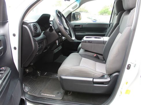 Used 2014 Toyota Tundra SR RWD image 9