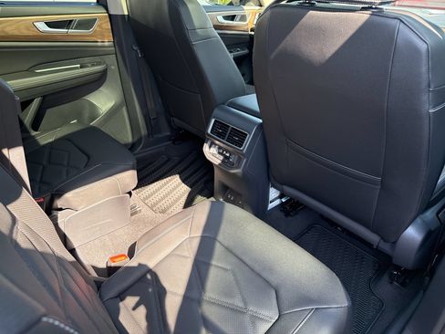 Used 2026 Volkswagen Atlas SE FWD image 25
