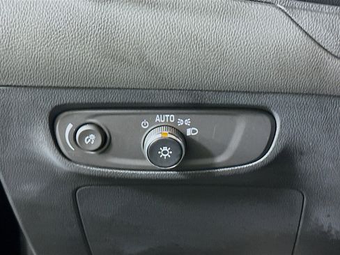 Used 2025 Buick Encore GX Preferred image 16