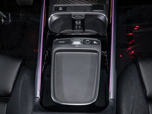 Certified 2025 Mercedes-Benz GLB 250 image 24