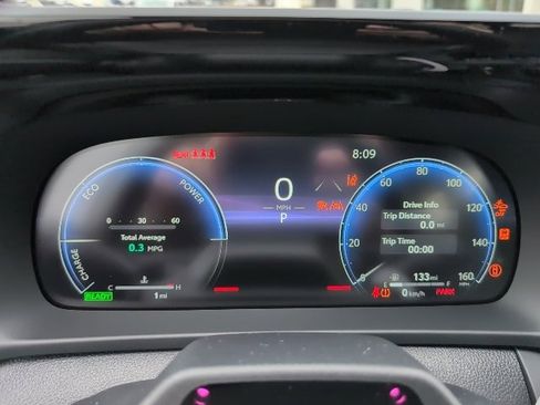 New 2025 Toyota Crown Signia Limited image 15