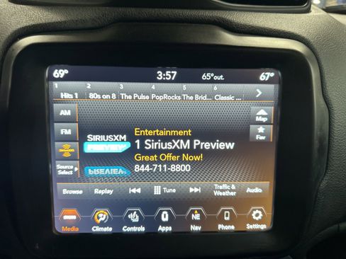 Used 2022 Jeep Renegade Latitude w/ Convenience Group image 22