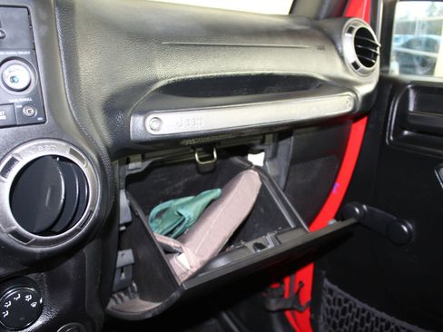 Used 2017 Jeep Wrangler Unlimited Sport w/ Max Tow Package image 27