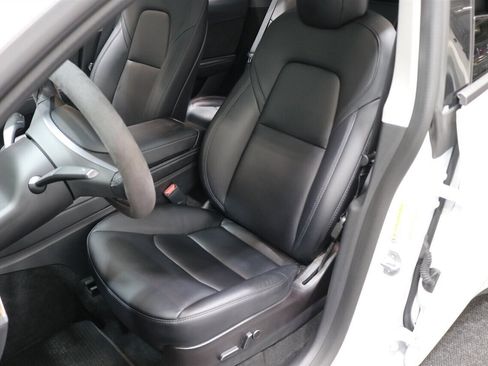 Used 2023 Tesla Model Y Performance image 15