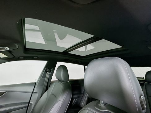 Used 2025 Audi Q8 Premium Plus image 23