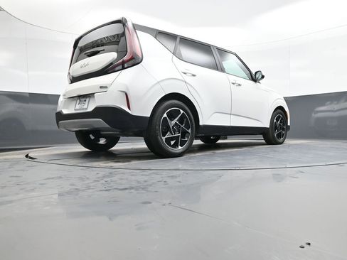 Used 2023 Kia Soul EX image 30