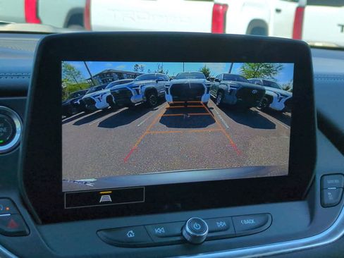 Used 2025 Chevrolet Blazer LT FWD image 19