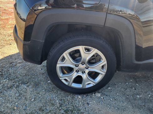 Used 2020 Jeep Renegade Limited image 9