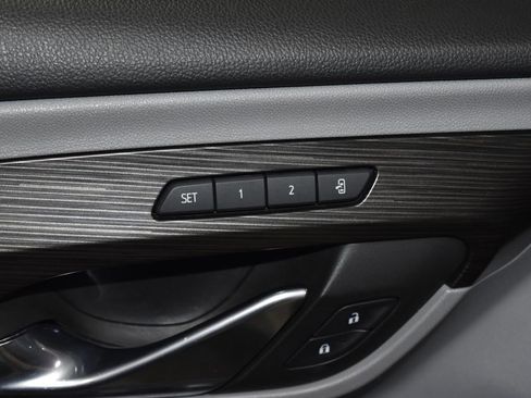 Used 2024 GMC Terrain SLT image 5