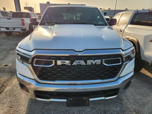 Used 2025 RAM 1500 Big Horn AWD/4WD image 2