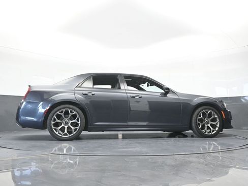 Used 2018 Chrysler 300 S w/ 300S Premium Group RWD image 62