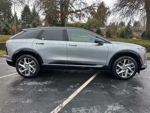 New 2026 Cadillac Optiq Luxury 1 image 6