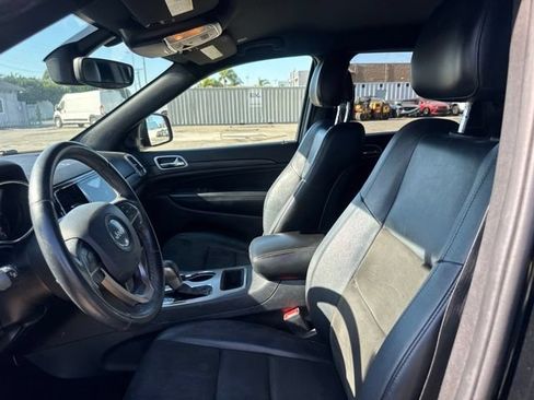 Used 2019 Jeep Grand Cherokee Altitude AWD/4WD image 9