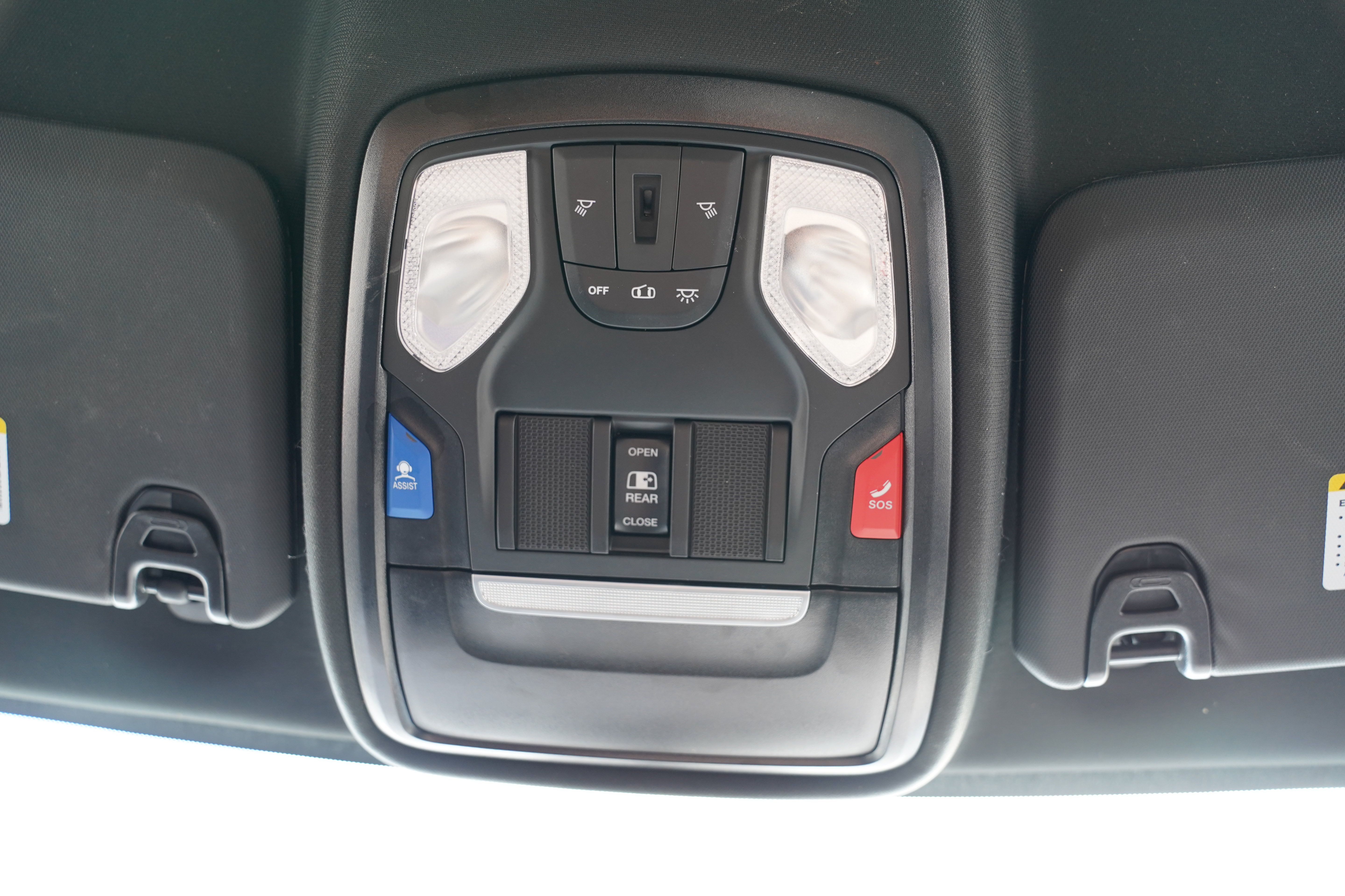 Used 2024 RAM 3500 Tradesman w/ Chrome Appearance Group AWD/4WD image 28