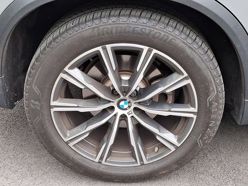 Used 2025 BMW X5 xDrive40i w/ M Sport Package AWD/4WD image 10