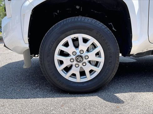 Used 2025 Toyota Tacoma SR5 AWD/4WD image 33