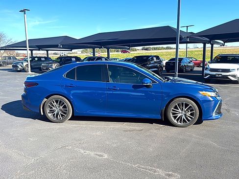 Used 2023 Toyota Camry XLE image 3