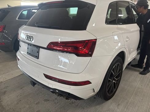 Used 2023 Audi SQ5 Premium Plus w/ Premium Plus Package AWD/4WD image 9