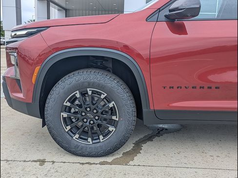 New 2026 Chevrolet Traverse Z71 w/ Enhanced Driving Package AWD/4WD image 10