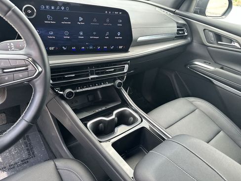 Used 2026 Chevrolet Traverse LT FWD image 26