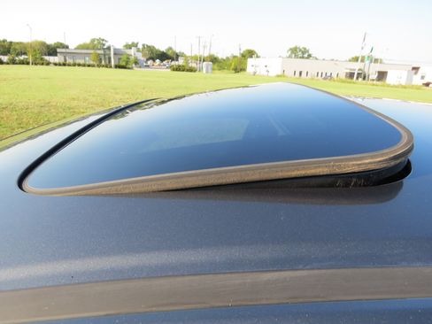 Used 2011 Honda Accord EX-L image 9