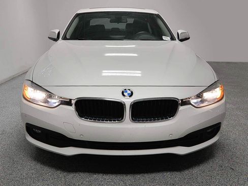 Used 2017 BMW 320i Sedan RWD image 2
