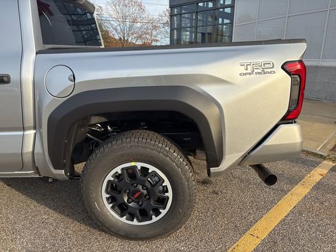 New 2025 Toyota Tacoma TRD Off-Road image 4