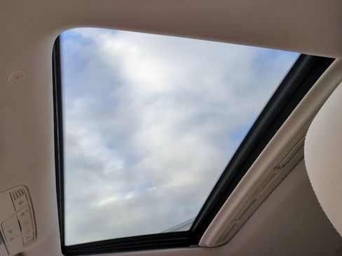 Used 2020 Mercedes-Benz C 300 Sedan image 19